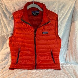 Patagonia Down Sweater Vest in Orange. Men’s M.